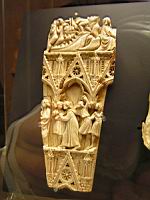 Ivoire sculpte, Diptyque (fragment), Portement de Croix, Enfer (Paris, musee de Cluny)